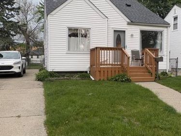21555 Panama Avenue, Warren, MI 48091