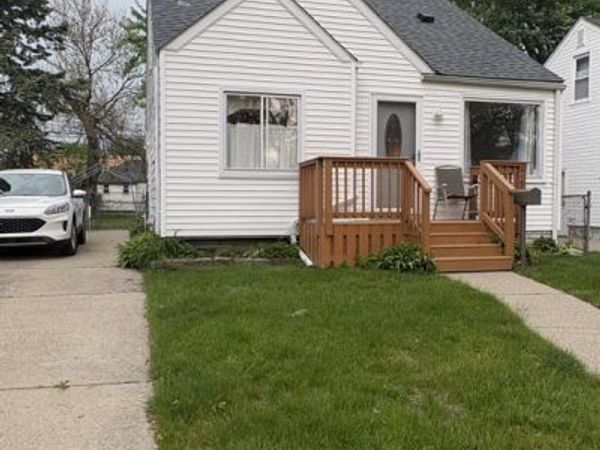 21555 Panama Avenue , Warren, MI 48091