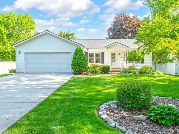 2470 Winkleman Drive , Waterford Twp, MI 48329