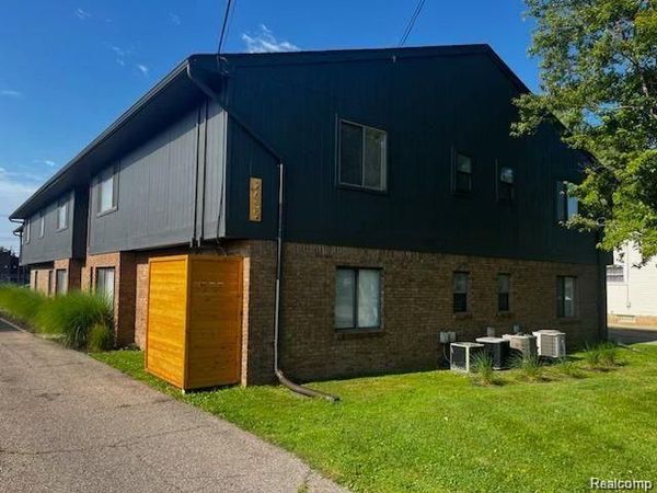 2639 COLUMBIA Road , Berkley, MI 48072
