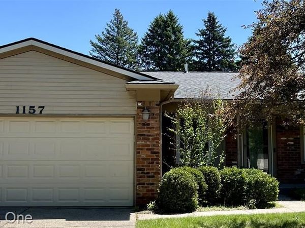 1157 Meadowcrest Drive , Waterford Twp, MI 48327