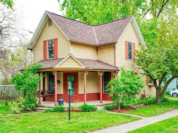 238 E Washington Street , Howell, MI 48843