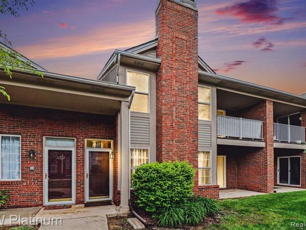 16531 Covington Drive , Clinton Twp, MI 48038