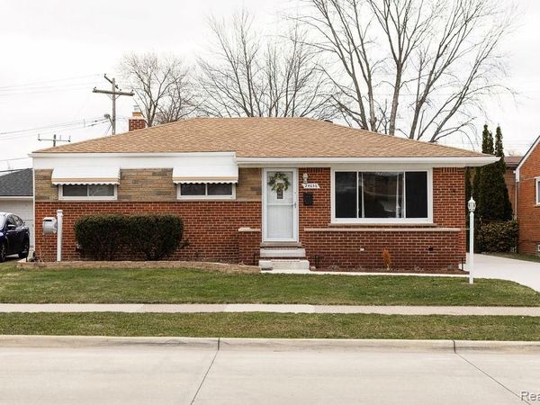 24636 Almond Avenue , Eastpointe, MI 48021