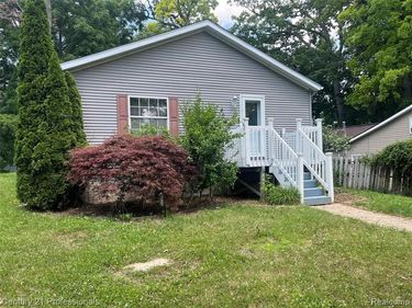 4080 Cass Elizabeth Road, Waterford Twp, MI 48328