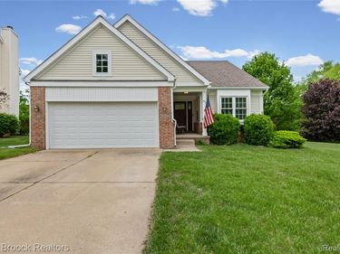 7512 Lake Street, Dexter, MI 48130