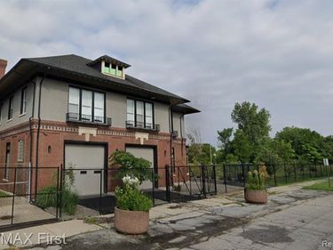 Detroit, MI 48215