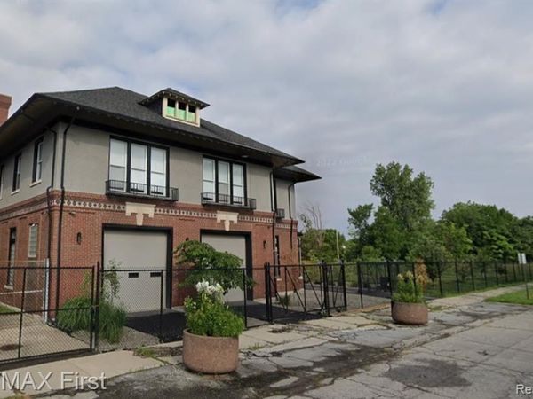 Detroit, MI 48215