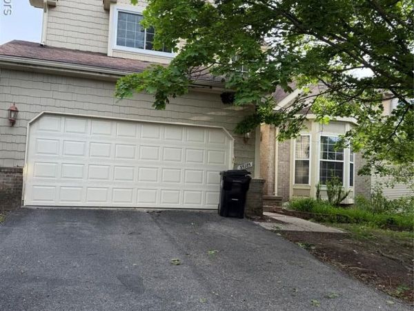35285 PENNINGTON Drive , Farmington Hills, MI 48335