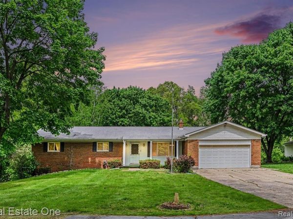 8780 Big Lake Road , Springfield Twp, MI 48346