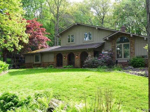6015 Sundance Trail , Genoa Twp, MI 48116