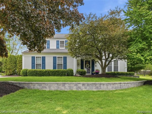 1351 W Fairview Lane , Rochester Hills, MI 48306