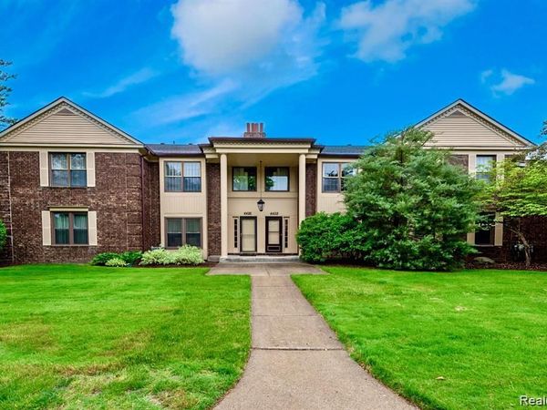 4426 Knightsbridge Lane , West Bloomfield Twp, MI 48323