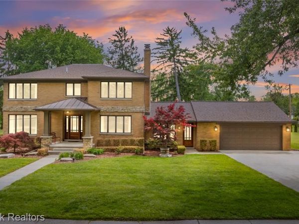 18341 Warwick Street W , Beverly Hills Vlg, MI 48025