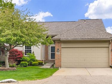 450 Berry Lake Drive, Commerce Twp, MI 48390