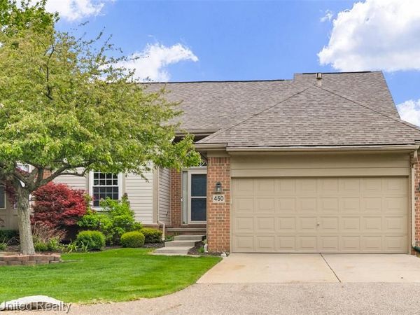 450 Berry Lake Drive, Commerce Twp, MI 48390