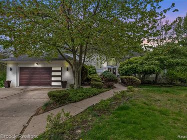 5199 Shenandoah Court, West Bloomfield Twp, MI 48323
