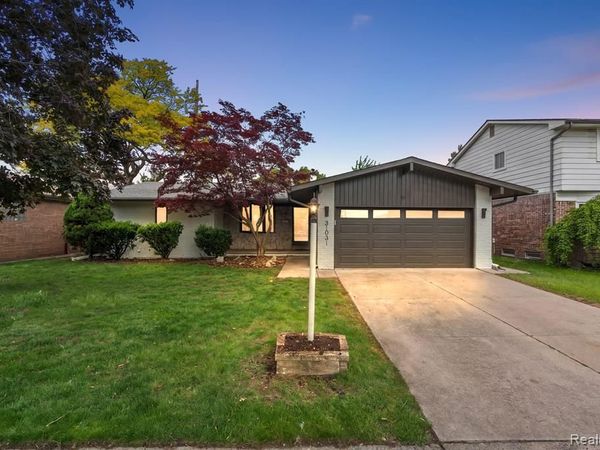31031 Champine Street , St. Clair Shores, MI 48082