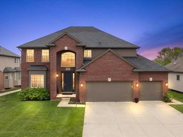 50216 Ashperton Drive, Macomb Twp, MI 48044