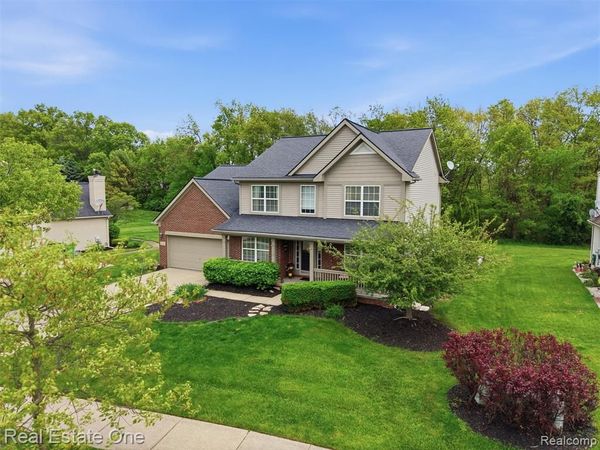 1786 Four Seasons Drive, Hartland Township, Mi 48843