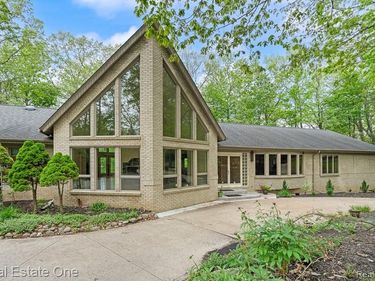 2670 Spring Grove Drive, Genoa Twp, MI 48114