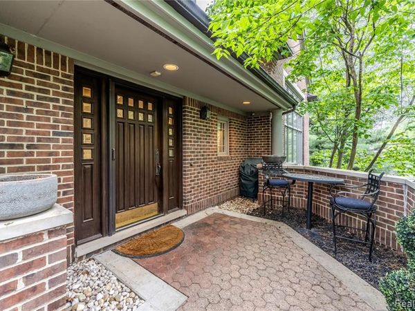 4054 Cranbrook Court, Bloomfield Hills, MI 48301