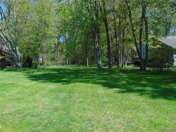 456 Maple Street , Algonac, MI 48001