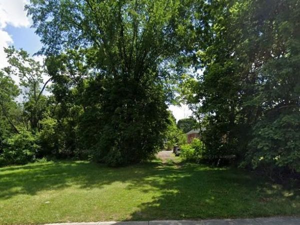 N Roselawn N Roselawn , Pontiac, MI 48342