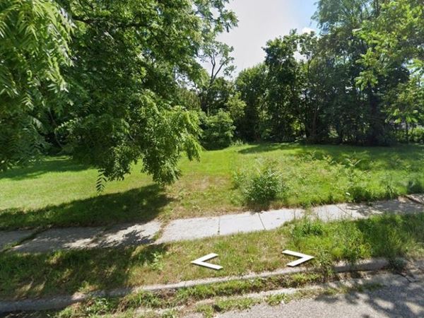 00 N Roselawn , Pontiac, MI 48342