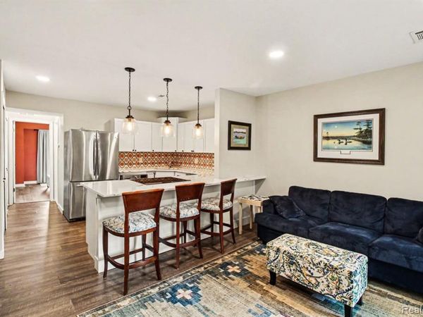 851 Union Street, Unit 40, Milford Village, Mi 48381