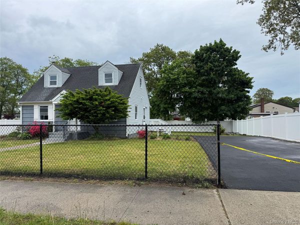 466 44th Street , Copiague, NY 11726