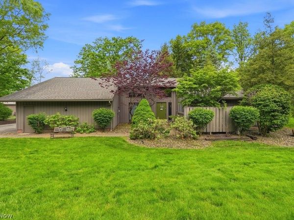 420-9 Chandler Drive, Aurora, OH 44202