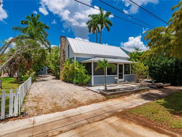 756 W MARION AVENUE , PUNTA GORDA, FL 33950
