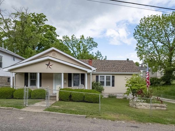 113 Sycamore St, Huntington, WV 25705