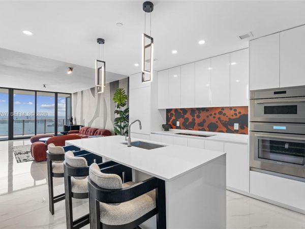 700 NE 24th St , Unit 5206, Miami, FL 33137