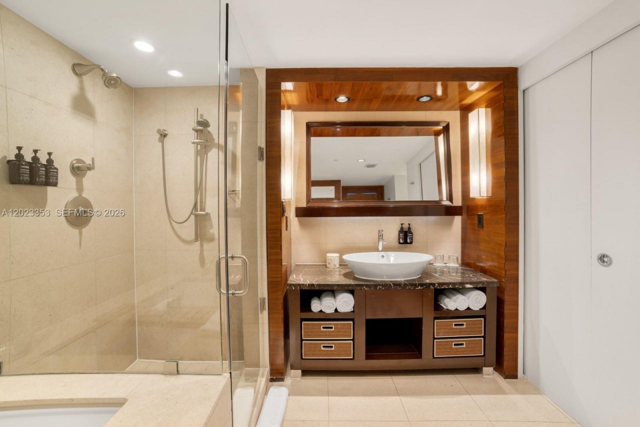 6801 Collins Ave , Unit 714 (Door , Miami Beach, FL 33141 Photo