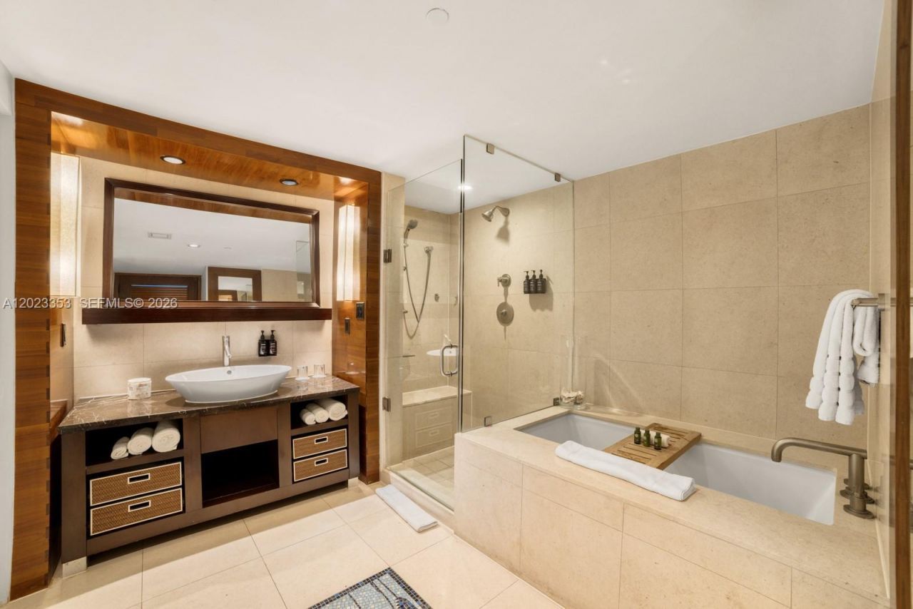 6801 Collins Ave , Unit 714 (Door , Miami Beach, FL 33141 Photo
