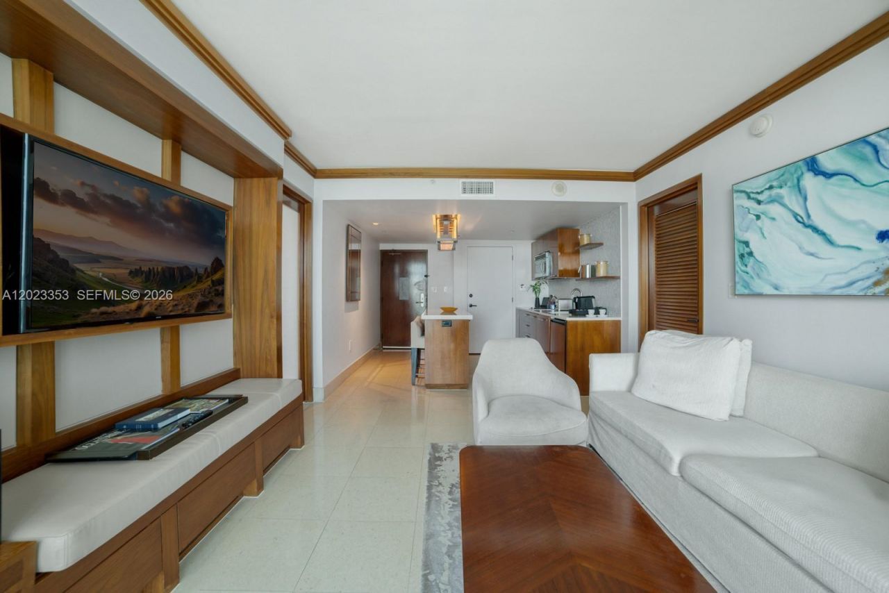 6801 Collins Ave , Unit 714 (Door , Miami Beach, FL 33141 Photo