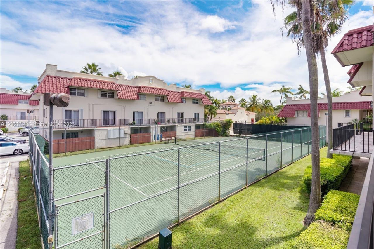 8650 SW 67th Ave , Unit 1032, Pinecrest, FL 33143 Photo