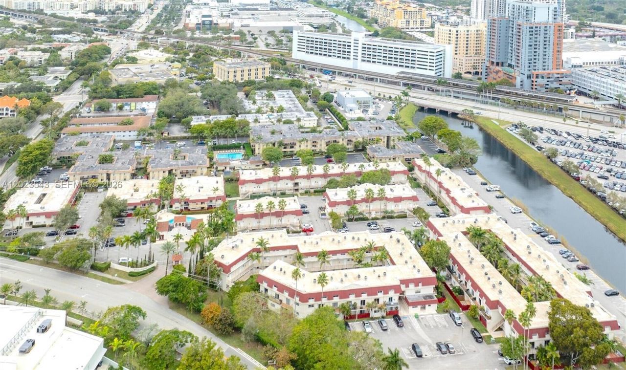 8650 SW 67th Ave , Unit 1032, Pinecrest, FL 33143 Photo