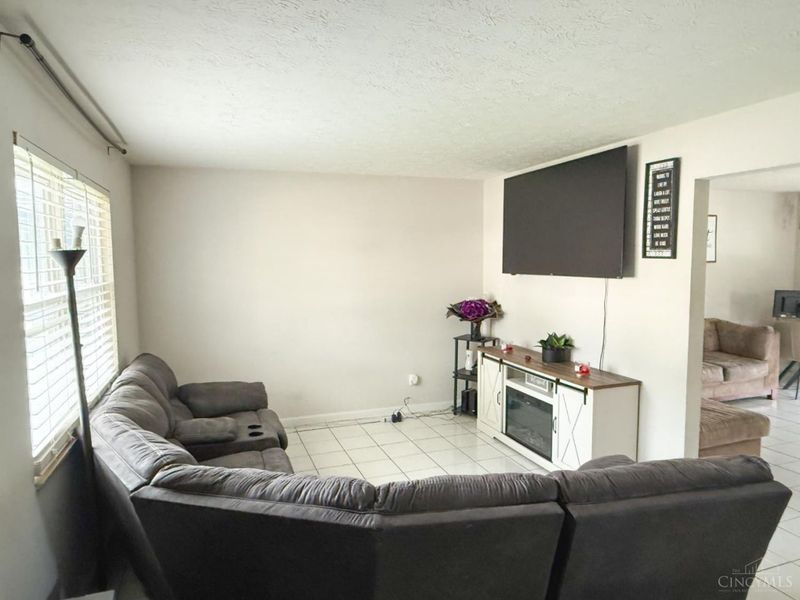 1811 Theresa Court, Middletown, OH 45044 Photo 4