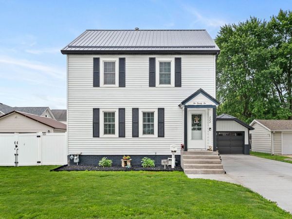 222 E Pearl Street , Geneseo, IL 61254