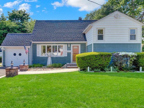 1456 Peters Boulevard , Bay Shore, NY 11706