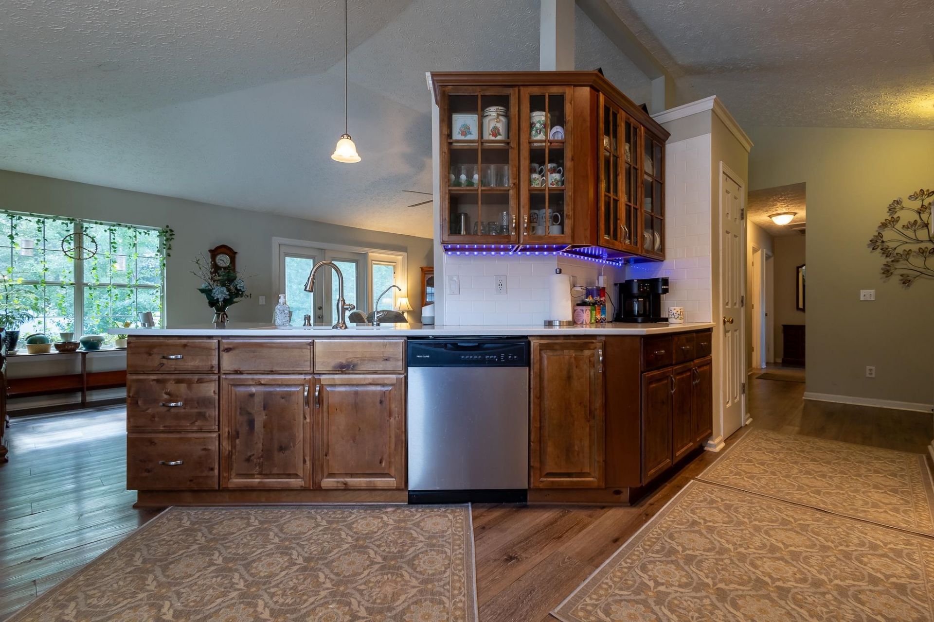 590 Bridgeport Dr.  Photo 13