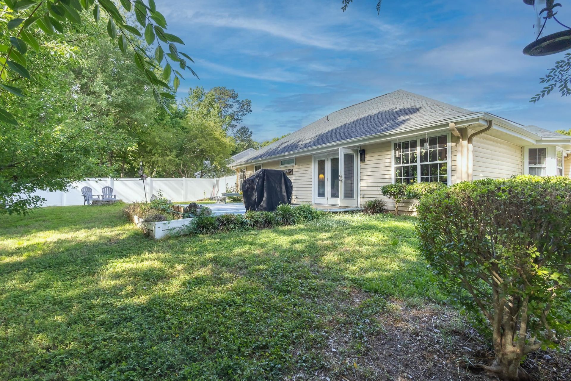 590 Bridgeport Dr.  Photo 19