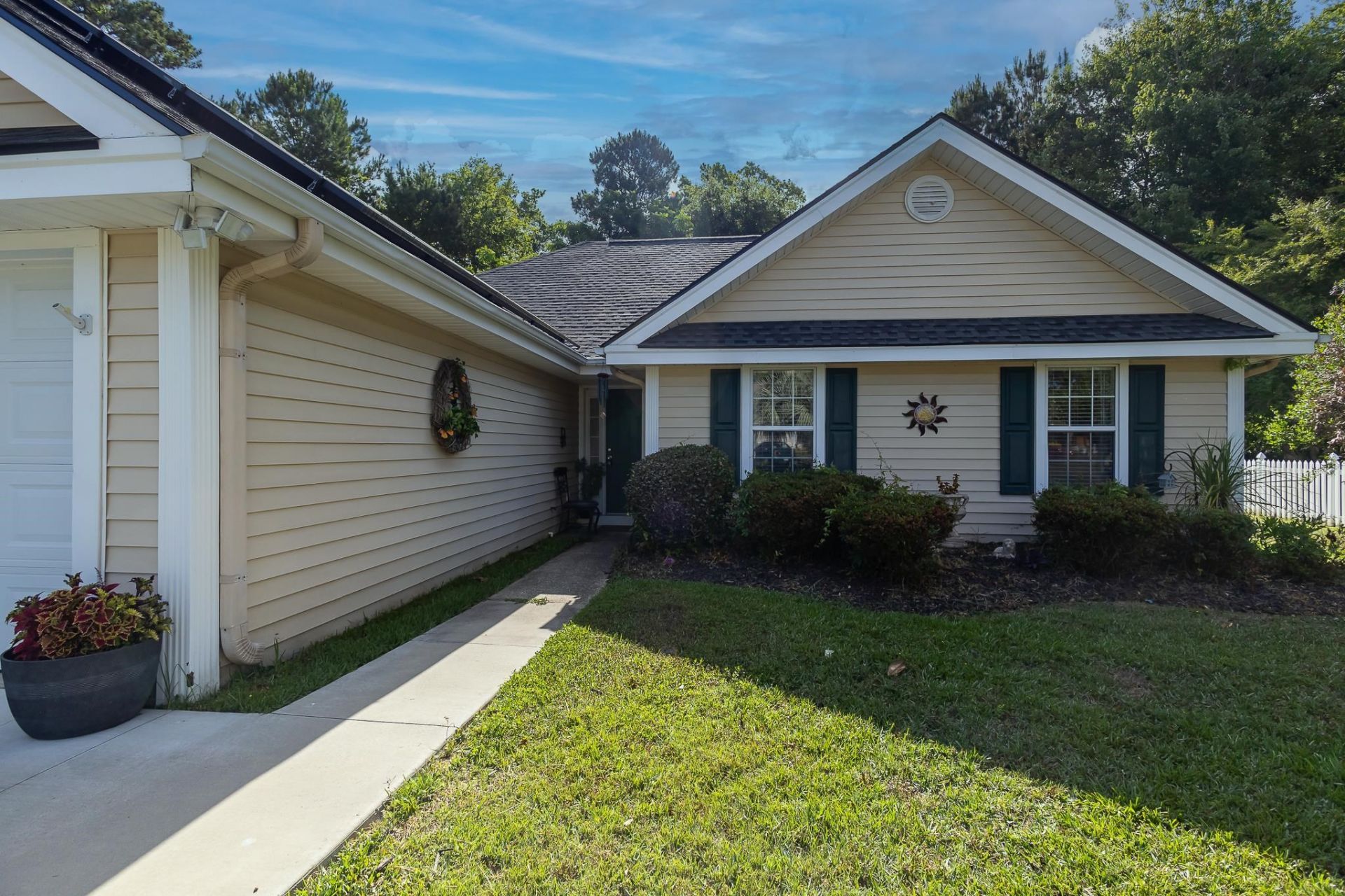 590 Bridgeport Dr.  Photo 22