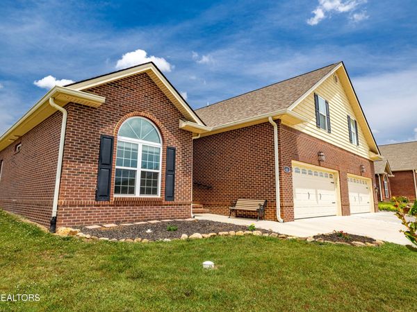601 Mountain View Villas Way, Seymour, TN 37865
