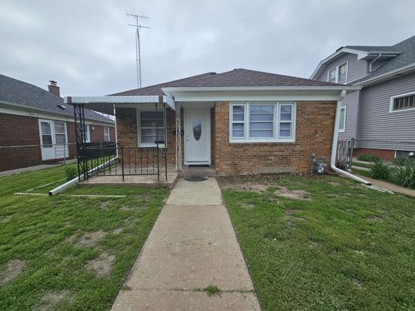 2032 Howe St, Racine, WI 53403