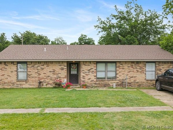 1202 N I Street , Hugo, OK 74743