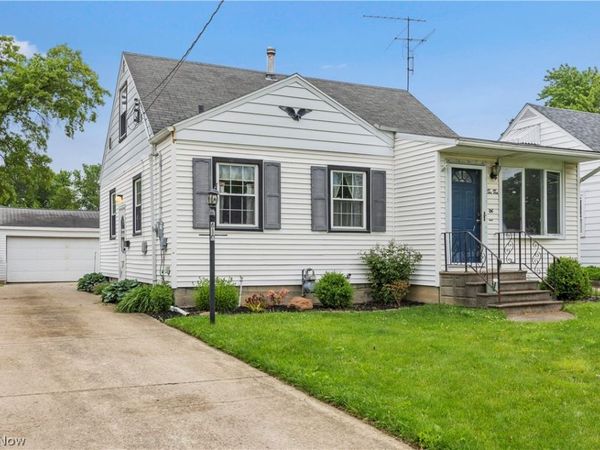 610 Princeton Avenue , Elyria, OH 44035